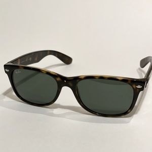 Ray-Ban New Wayfarer 55mm Sunglasses RB2132 902 55/18 with black case